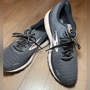 Brooks Ghost 13-size 9- perfect condition